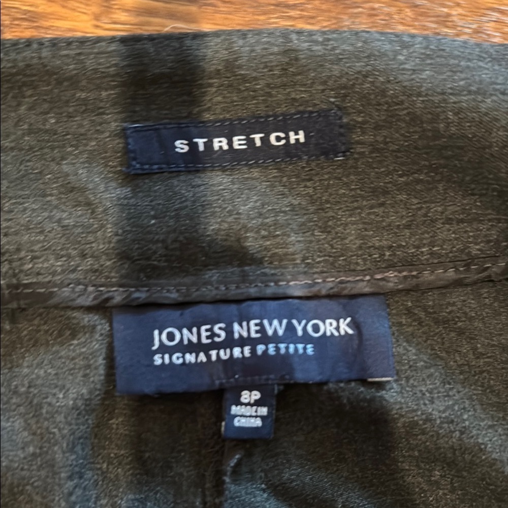Jones New York Black Trousers with Flat Front and Tailored Fit - Picture 2 of 5